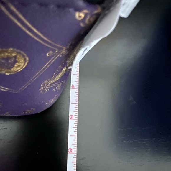 DISNEY VILLAINS NWT PURPLE & GOLD LARGE STUNNING MAKEUP CASE - Picture 10 of 14